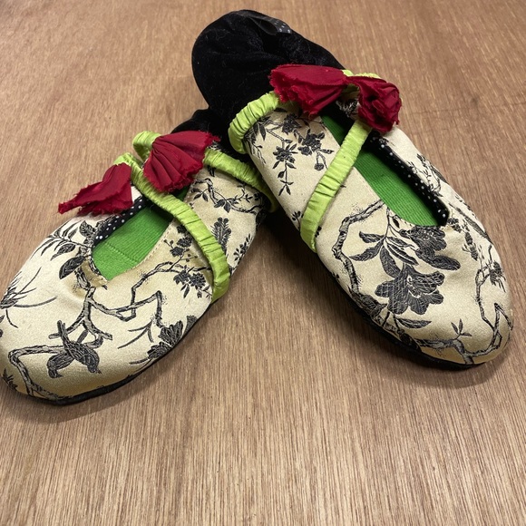Goody Goody Shoes Goody Goody Bon Bons Slippers Red Rose S 67